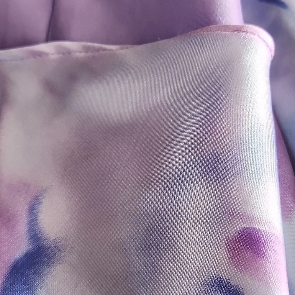 ✨️1✨️JESSICA INTIMATES Silky Top, Size M (10-12), Purple/White/Blue/Green Tones - Picture 2 of 4